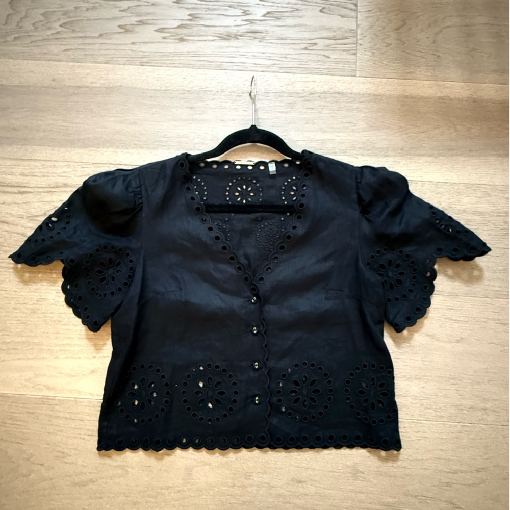 Elie Tahari linen Neutral eyelet laser cut button blouse XS